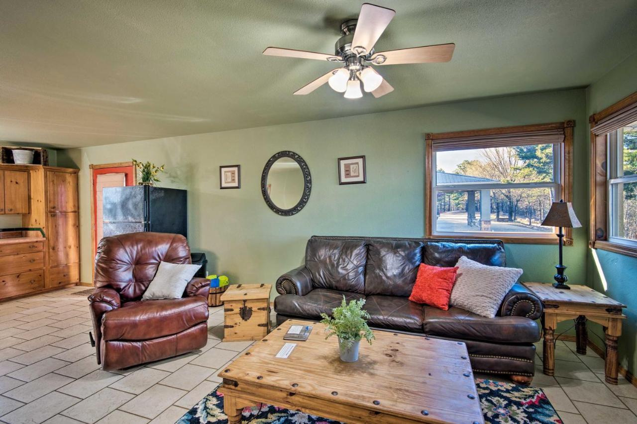 Broken Bow Cottage With Deck, Hot Tub And Fire Pit! Extérieur photo