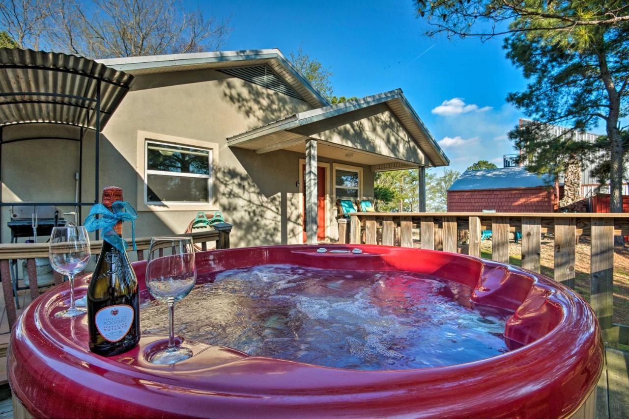 Broken Bow Cottage With Deck, Hot Tub And Fire Pit! Extérieur photo